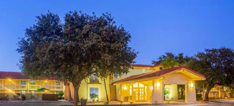 温德姆速8酒店老鹰关(Super 8 by Wyndham Eagle Pass)图片