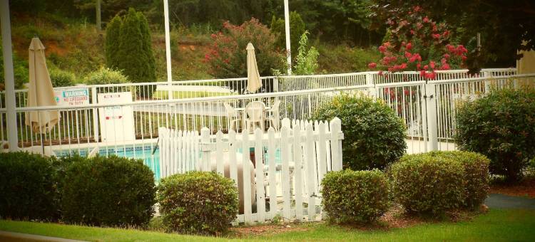 达洛尼加大学区温德姆戴斯酒店(Days Inn by Wyndham Dahlonega University Area)图片