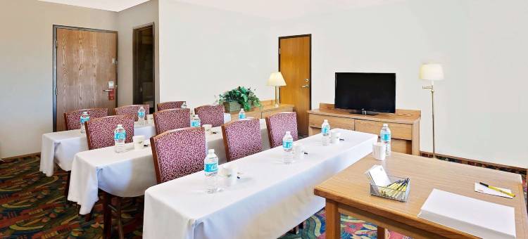 马歇尔速8酒店(Super 8 by Wyndham Marshall)图片