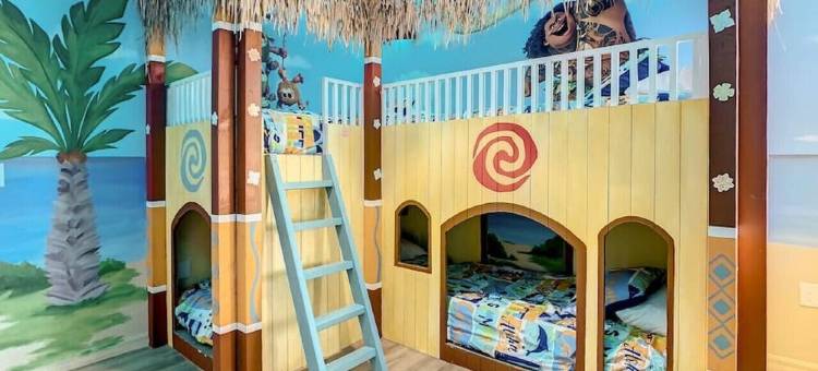 公园可容纳32人，带私人泳池、影院和游戏室的定制主题度假屋!(Custom Themed Home sleeps 32 -near parks with private pool, theater, game room!)图片