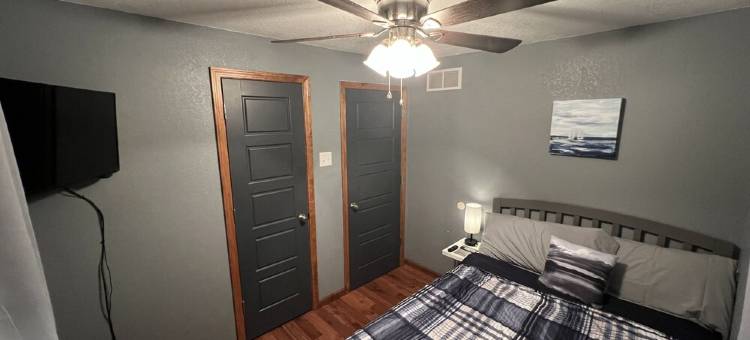 温馨家庭度假屋, 景色优美, 配有私人码头和开放式船位!(Cozy family home, beautiful views, private dock and open boat slip!)图片