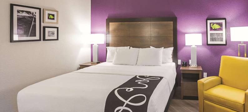 沃斯堡北拉昆塔温德姆套房酒店(La Quinta Inn & Suites by Wyndham Fort Worth North)图片