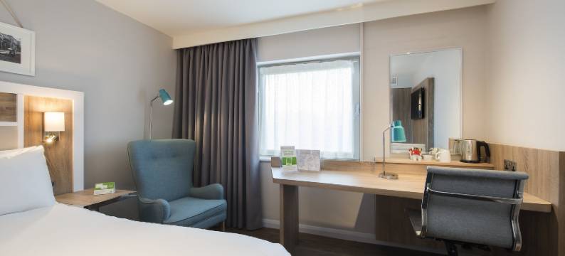 Holiday Inn 伦敦 - 谢珀顿(Holiday Inn LONDON - SHEPPERTON by IHG)图片