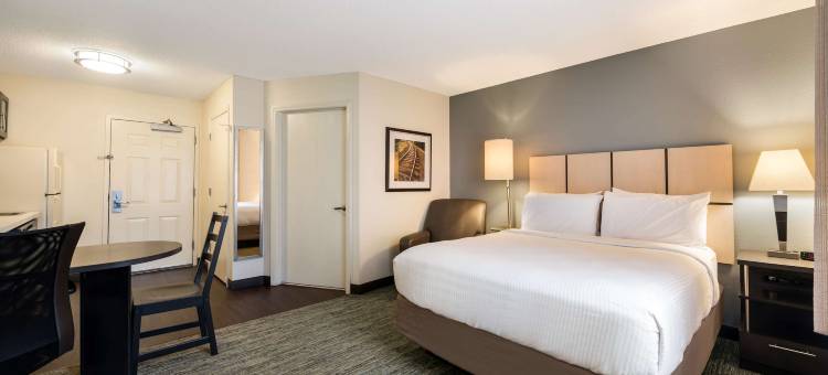 汉普顿索尼斯塔简单套房酒店(Sonesta Simply Suites Hampton)图片