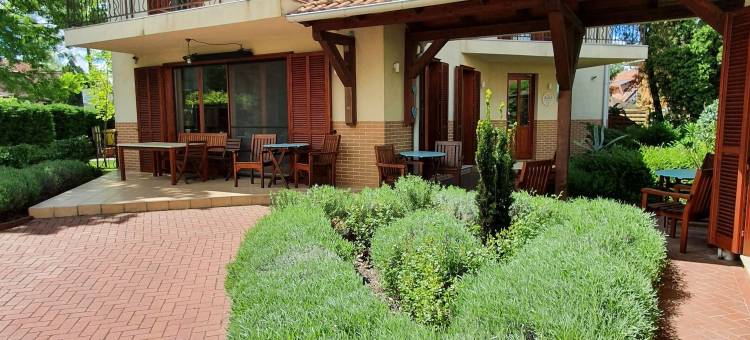 胡拉姆别墅住宿加早餐旅舍(Hullám Villa B&B)图片