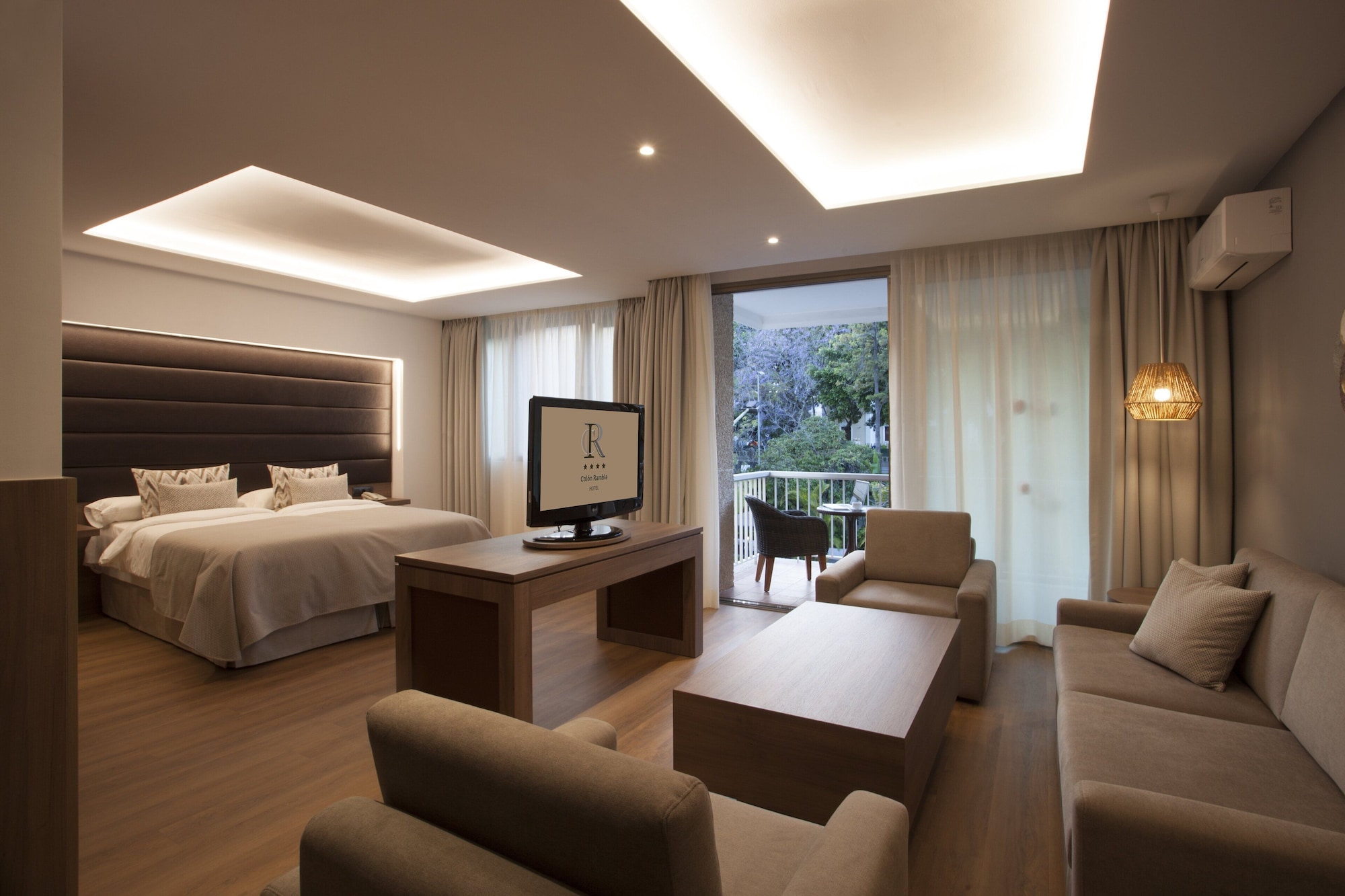 Hotel Colon RamblaOver view