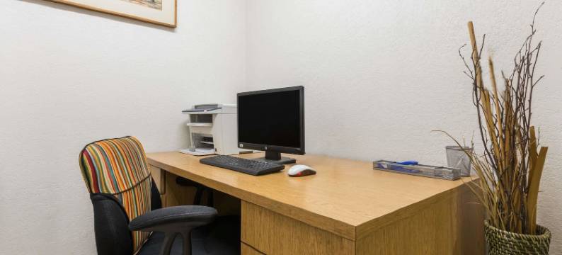 米德兰速8酒店(Super 8 by Wyndham Midland)图片