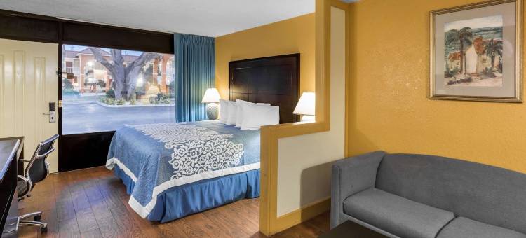 里奇港戴斯酒店(Days Inn & Suites by Wyndham Port Richey)图片