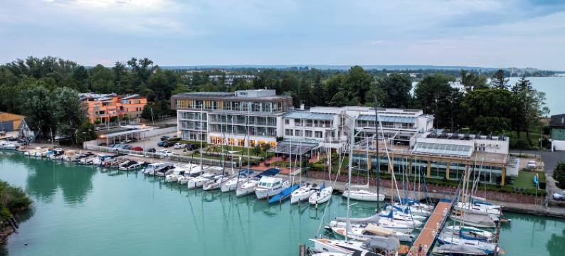 健康及商务游艇酒店(Hotel Yacht Wellness & Business)图片