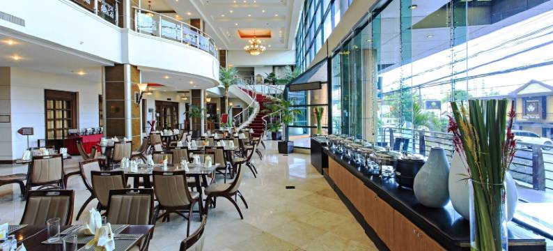 萨罗萨国际大酒店(Sarrosa International Hotel and Residential Suites)图片