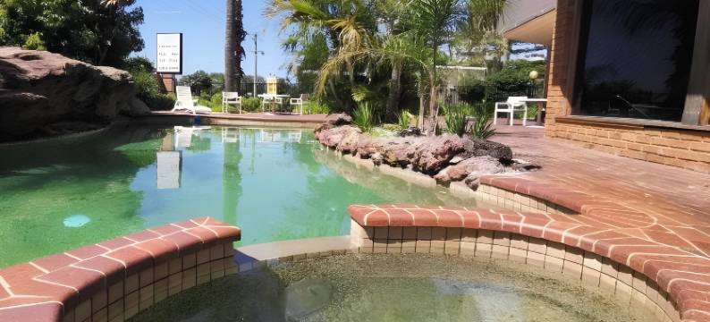 伊拉瓦拉湖滨旅社(Lakeside Inn Wollongong)图片