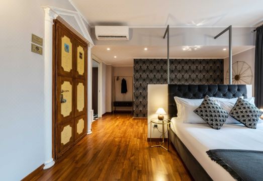 Heart Milan Apartments - Duomo DistrictHotel Overview