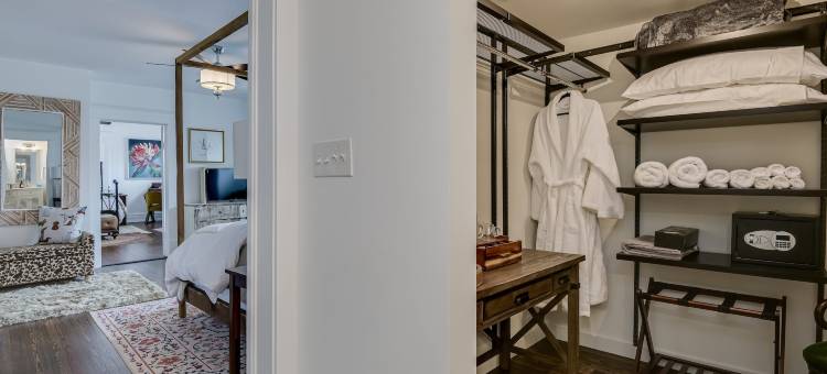 伯勒尔和弗林的农场(Burrell and Flynn's Farm)图片