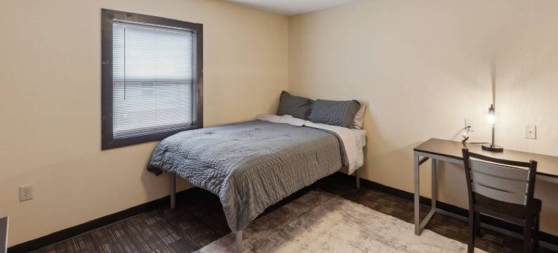 Spacious Apartment with Private Balcony - Modern Comfort and Convenience图片