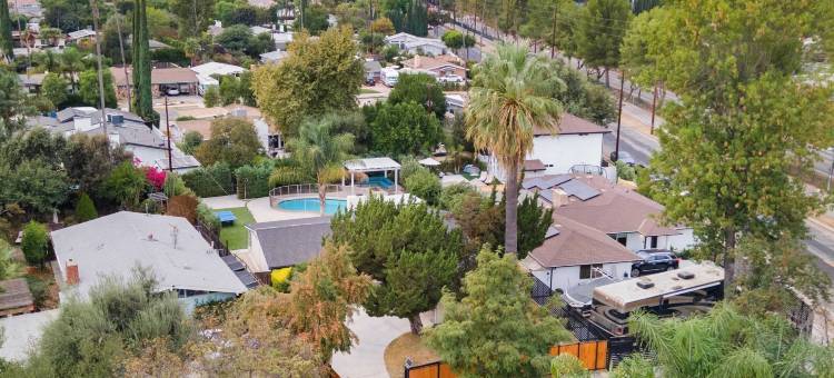 Avantstay西谷大院带泳池！(West Valley by Avantstay Large Yard w/ Pool!)图片