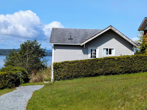 海湾悬崖避难所