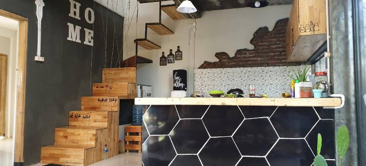 布罗莫BnB背包客快乐之家(Happy House Bnb Bromo Backpacker)图片