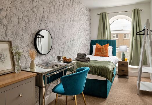 Peace Retreats Penthouse Hotel Overview