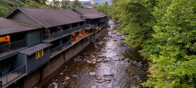 历史洛基沃特斯旅馆-小型豪华酒店(Historic Rocky Waters Inn, A Small Luxury Hotel)图片
