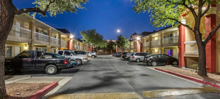 Suburban Studios 阿尔伯克基 上城(Suburban Studios Albuquerque Uptown)图片