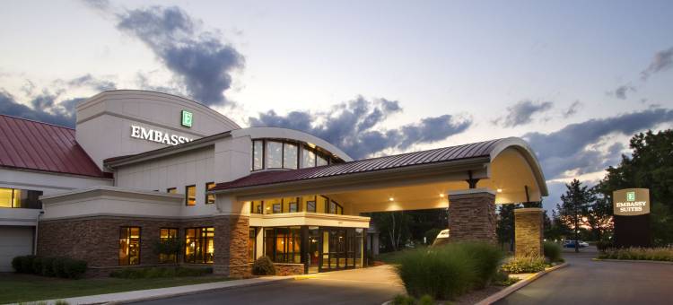 底特律都会机场希尔顿安泊酒店(Embassy Suites by Hilton Detroit Metro Airport)图片