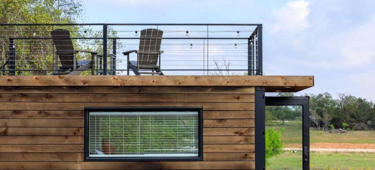 新的日出舒适集装箱家(New the Sunrise Cozy Container Home)图片