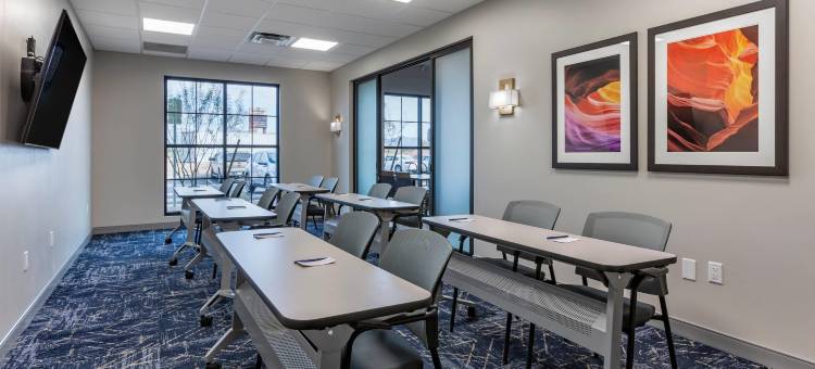 斯科特斯德话棒娱乐区舒适套房(Comfort Suites Scottsdale Talking Stick Entertainment District)图片