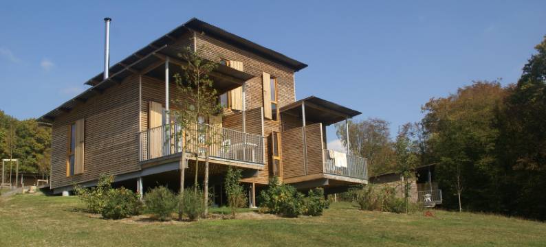 Cottage in France with Lake View图片