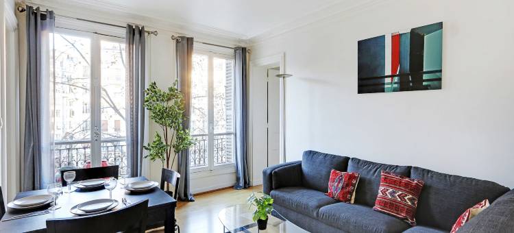 Experience the Parisian Lifestyle: 2BR near Porte Maillot图片