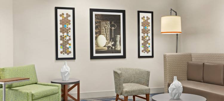 智选假日套房酒店阿克伦地区机场区(Holiday Inn Express & Suites Akron Regional Airport Area)图片