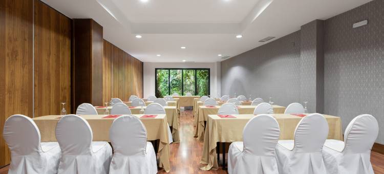 埃克斯阿戈拉卡塞雷斯住宿(Exe Agora Cáceres)图片