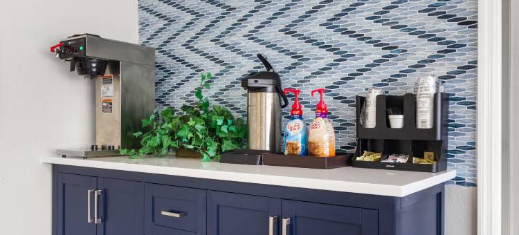 橘园郊区公寓 - 杰克逊维尔靠近海军航空站(Suburban Studios Orange Park - Jacksonville Near Naval Air Station)图片