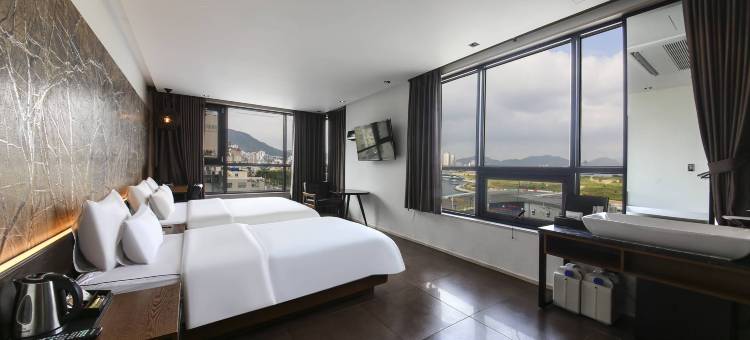 昌原马山杏仁酒店(Masan Almond Hotel)图片