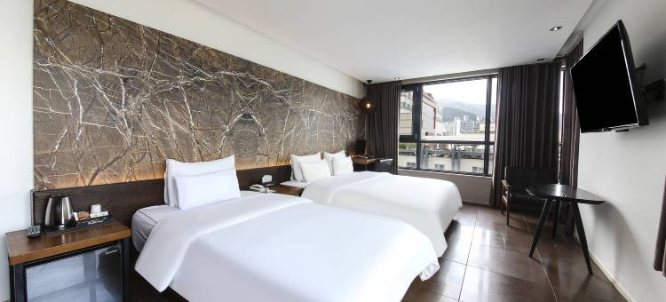 昌原马山杏仁酒店(Masan Almond Hotel)图片