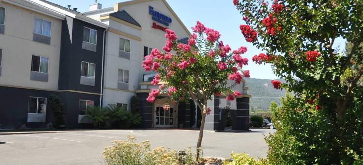 门多西诺县尤凯亚万枫酒店(Fairfield Inn & Suites Ukiah Mendocino County)图片