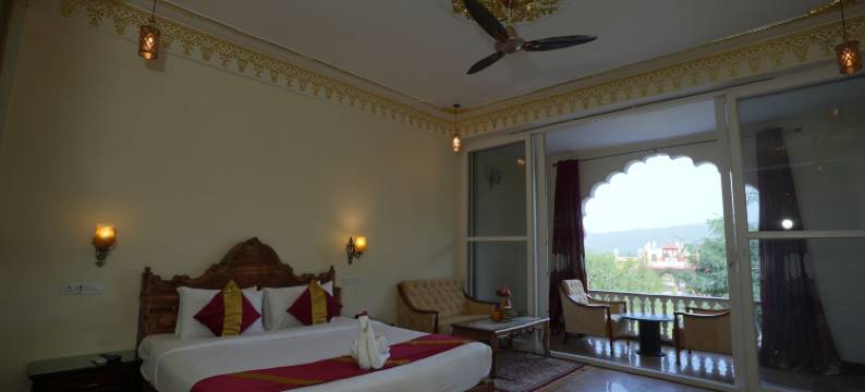罗哈加尔堡渡假村(Lohagarh Fort Resort)图片