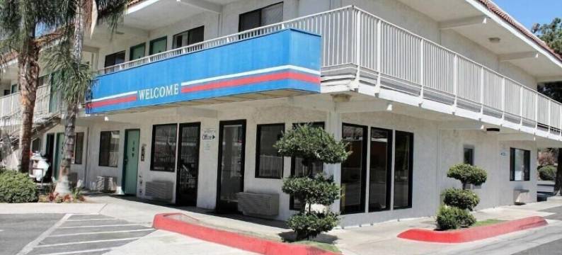 贝克斯菲尔德会议中心6号汽车旅馆(Motel 6 Bakersfield, CA - Convention Center)图片