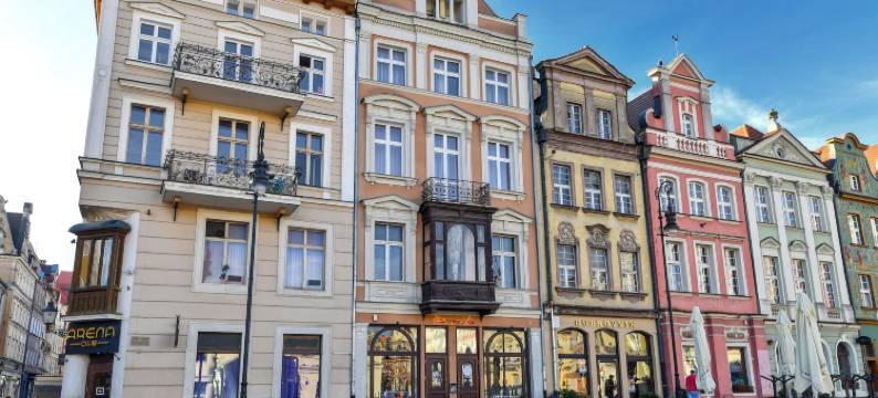 牡蛎与气泡。美食客房(Oysters & Bubbles. Gastro Rooms)图片