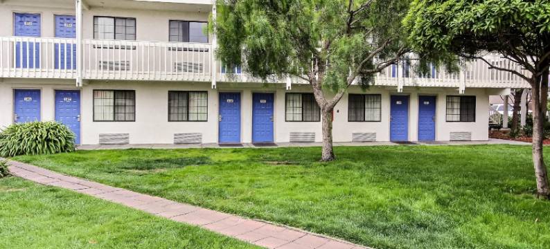 蒙特利区萨利纳斯北6号汽车旅馆(Motel 6 Salinas, CA - North Monterey Area)图片