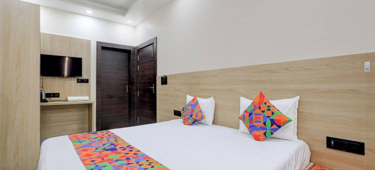 FabHotel Shivangan - 距离班克比哈里庙200米，弗林达文(FabHotel Shivangan - 200M from Banke Bihari Temple, Vrindavan)图片