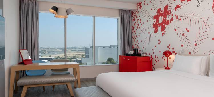 迪拜硅谷绿洲丽芮酒店(Radisson Red Hotel, Dubai Silicon Oasis)图片
