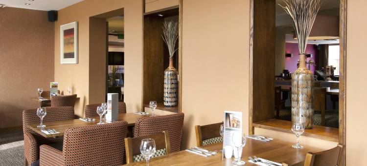 斯特拉特福埃文水道普瑞米尔酒店(Premier Inn Stratford-Upon-Avon Waterways)图片