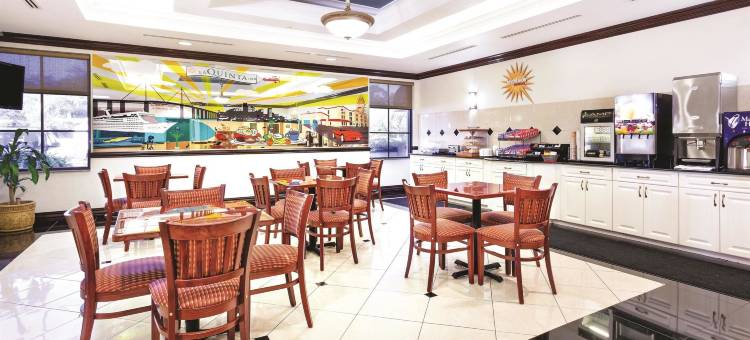 圣彼得堡东北拉昆塔温德姆套房酒店(La Quinta Inn & Suites by Wyndham St. Petersburg Northeast)图片