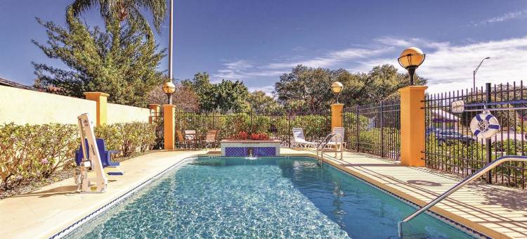 圣彼得堡东北拉昆塔温德姆套房酒店(La Quinta Inn & Suites by Wyndham St. Petersburg Northeast)图片