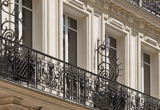 La Demeure MontaigneHotel Overview