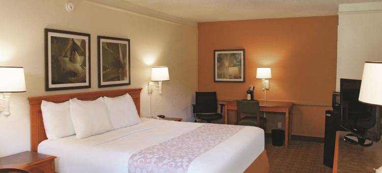 休士顿拉波特呗盟酒店(Baymont by Wyndham Houston la Porte)图片