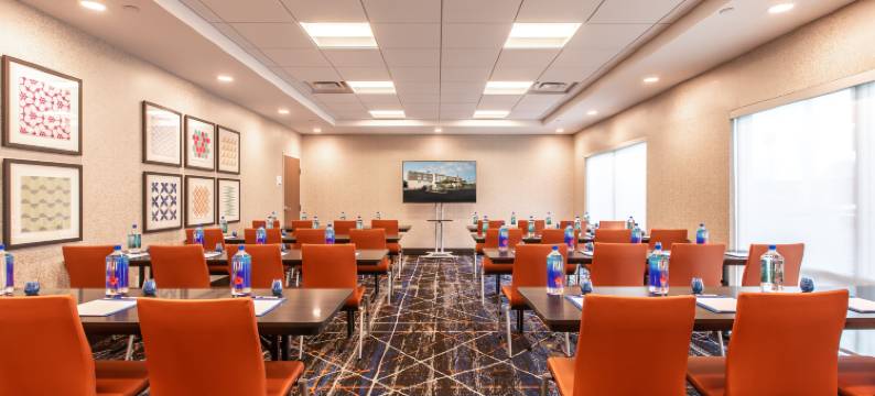 盖恩斯维尔拉尼尔湖区智选假日套房酒店(Holiday Inn Express & Suites GAINESVILLE - LAKE LANIER AREA by IHG)图片