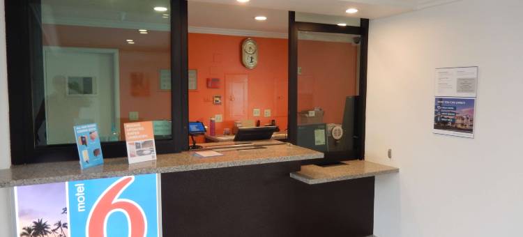 Motel 6 Azusa, CA图片