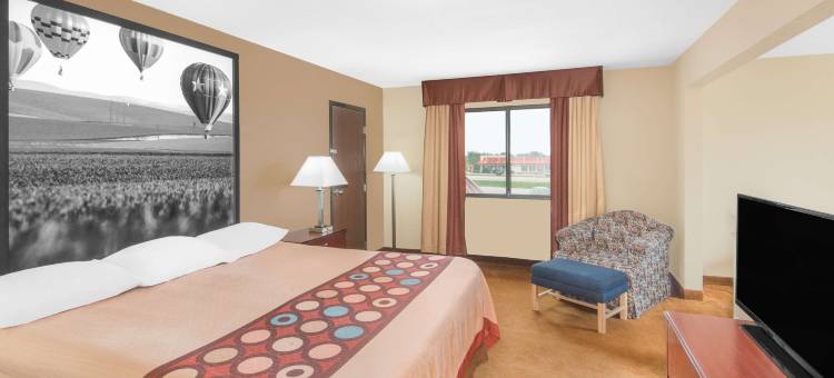 马绍尔速8酒店(Super 8 by Wyndham Marshalltown)图片