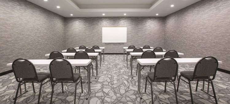 阿马里洛机场拉昆塔温德姆套房酒店(La Quinta Inn & Suites by Wyndham Amarillo Airport)图片